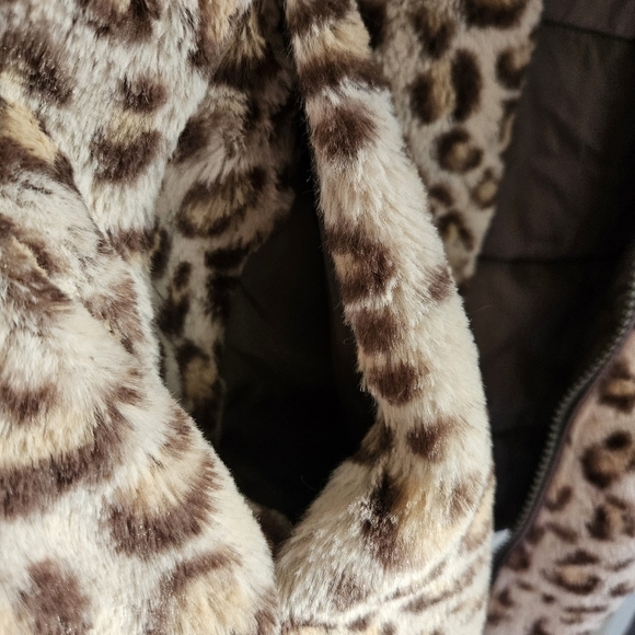 Alp N Rock Reversible Leopard Valais Hooded Vest - Picture 8 of 13